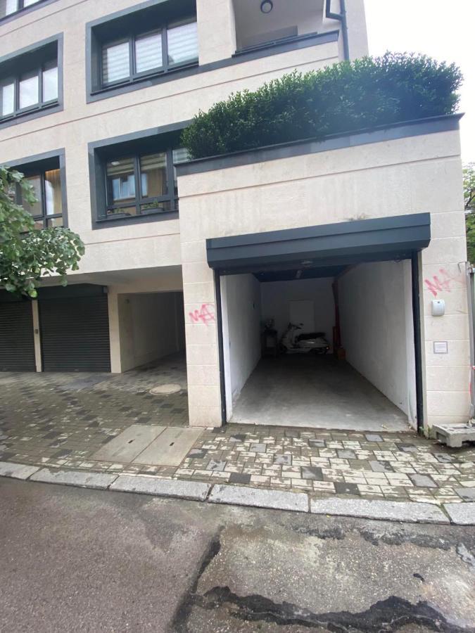 Spacious Home Office With Secure Garage In Sofia Exterior foto